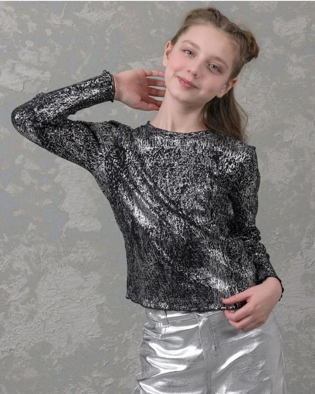 Kız çocuk parlak body